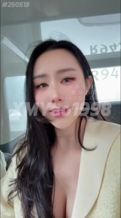 推特性爱大师95后绿帽情侣美腿女王「汐梦瑶」《公交车露出打飞机》在对面阿姨眼皮子底下打飞机，射到高跟鞋里，再穿鞋走一圈 截图8