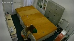 黑客破解美容院摄像头 偷拍女顾客脱光衣服激光雷射.脱毛护理 截图1