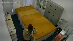 黑客破解美容院摄像头 偷拍女顾客脱光衣服激光雷射.脱毛护理 截图4