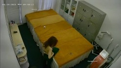 黑客破解美容院摄像头 偷拍女顾客脱光衣服激光雷射.脱毛护理 截图10