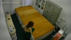 黑客破解美容院摄像头 偷拍女顾客脱光衣服激光雷射.脱毛护理 截图11