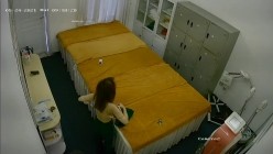 黑客破解美容院摄像头 偷拍女顾客脱光衣服激光雷射.脱毛护理 截图12