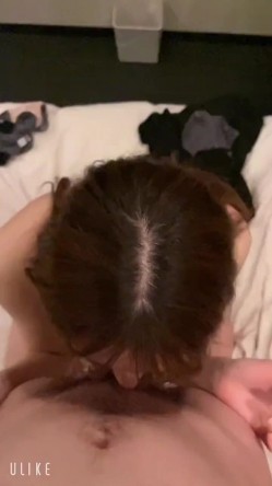 【极品反差婊】老实人得不到渣男随便操的婊子看着妹子销魂的表情这不正是男人想要的感觉吗？ 截图6