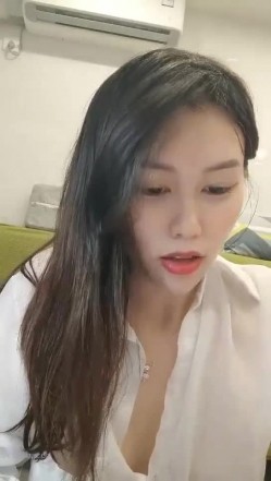 极品高颜冷艳御姐，反差小妈感女主播「金刚护撸娃」「小奶猫」激情淫语撩骚，和姐妹下海大秀，互舔互口假鸡巴互插 截图13