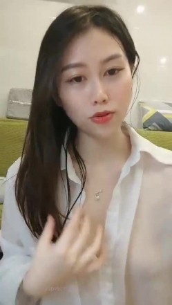 极品高颜冷艳御姐，反差小妈感女主播「金刚护撸娃」「小奶猫」激情淫语撩骚，和姐妹下海大秀，互舔互口假鸡巴互插 截图15