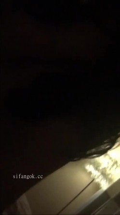 茅台代理商，约啪多位露脸人妻「卖茅台的大哥」跟酒店老板娘拼酒，喝醉了口交技术都变强了；轻熟小模特狗链情趣白丝内衣女上骑乘 截图2