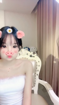 校花女神【鬼鬼啊】 纤细小蛮腰全裸跳舞道具自慰疯狂抽插冒白浆空前尺度全裸跳舞疯狂抽插冒白浆 截图5