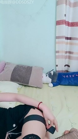 舞蹈系校花学妹【小涵宝宝】护士制服 丝袜诱惑 抖音风骚舞，道具自慰 截图12