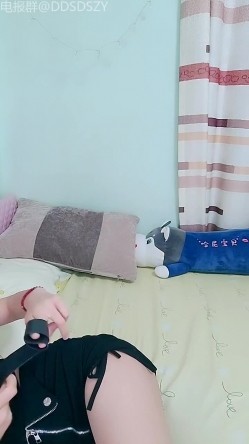 舞蹈系校花学妹【小涵宝宝】护士制服 丝袜诱惑 抖音风骚舞，道具自慰 截图13