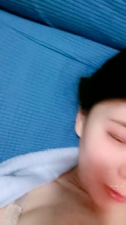 刚生育的小少妇~【梦梦小奶妈】奶水充沛~跳蛋自慰~好骚哇~00后~不常见，格外刺激！ 截图9