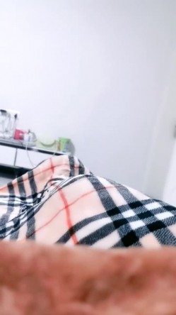 刚生育的小少妇~【梦梦小奶妈】奶水充沛~跳蛋自慰~好骚哇~00后~不常见，格外刺激！ 截图16