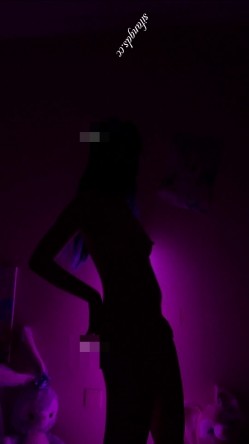 推特裸舞女神 小仙云 最新定制长视高端情景骚话 露脸舞 截图3