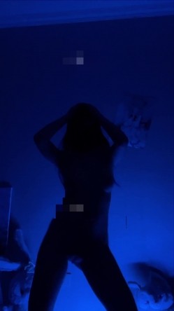推特裸舞女神 小仙云 最新定制长视高端情景骚话 露脸舞 截图13