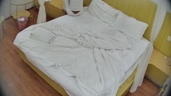 公寓酒店 挺漂亮的一小美女 成了供人淫乐的小姐 凌晨了还能接两单 身体爽了 钱也到账了 可还行 截图12