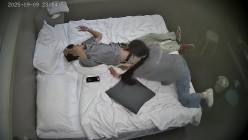 校园清纯女神腰肢柔软叫声动听被掰一字马操喷水 身体敏感 喘息声伴随着呜咽声 听声可射 截图3