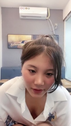 良家御姐！【小雅18不回家】合集，玩得就是真实，够漂亮，酒店里各种骚浪 截图14