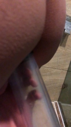 《字母圈顶级大神 ️极限调教阴环骚母狗》震撼全网露脸反差婊体验各种虐阴虐肛，玩法花样多，吃屎喝尿啪啪生殖器各种操作 截图2