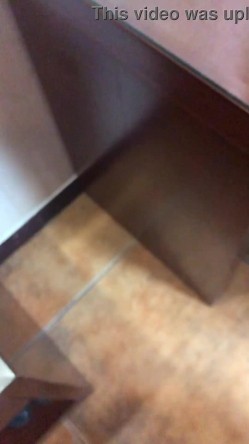 《字母圈顶级大神 ️极限调教阴环骚母狗》震撼全网露脸反差婊体验各种虐阴虐肛，玩法花样多，吃屎喝尿啪啪生殖器各种操作 截图8