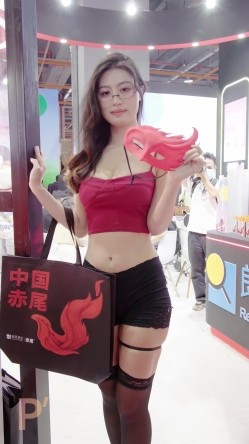 2024.广州性文化展成人展模特特写 截图1
