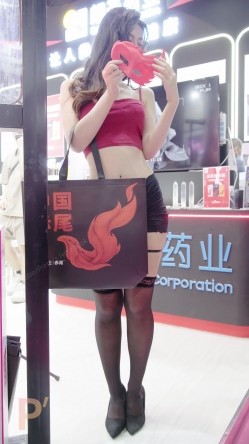 2024.广州性文化展成人展模特特写 截图11