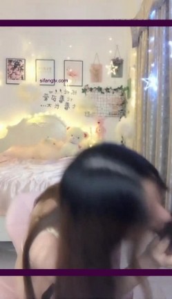 极品花椒女神『曼曼Man』下海玩票与土豪哥哥性爱玩上瘾 黑丝美腿 翘美臀后入怼着操 来感觉主动骑上操 截图1
