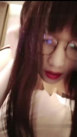 高颜值眼镜娘『大二吞精学妹』粉丝约啪给他喝壮阳药 又美又骚口技精湛 无套内射 截图10