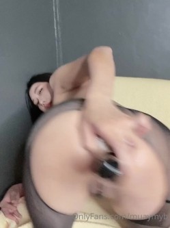 【你的淫荡姨妈】泰国轻熟人妻型巨乳网黄御姐「Muaymyb」露脸大尺度私拍 风骚露出男女通吃多穴满足 截图13