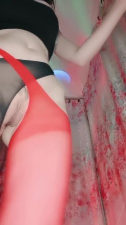 【瑜伽洋依妹】巨乳御姐! 蜂腰翘臀~掰穴自慰~滴奶汁~爽! 截图1