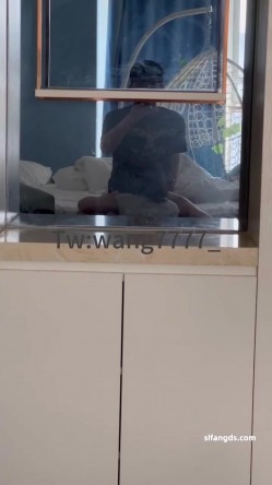 极品淫妻博主【王wang】跟女友各种场地啪啪 车内，喜欢穿开档黑丝后入，家中随时随地都想操 截图2