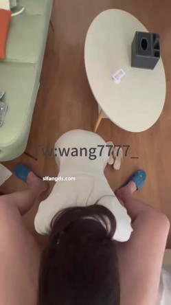 极品淫妻博主【王wang】跟女友各种场地啪啪 车内，喜欢穿开档黑丝后入，家中随时随地都想操 截图8