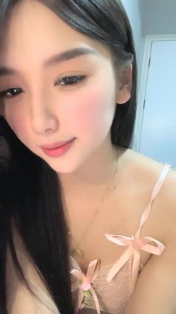 四川大美女【小葱】胡萝卜插逼 截图6
