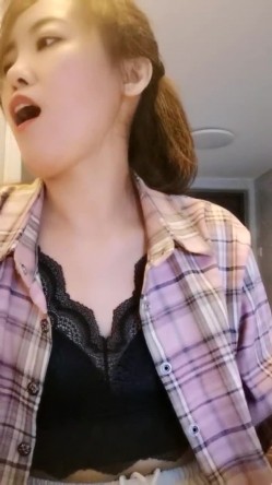 极品人妻！刺激，【放肆的小水娃】，真实良家，标准的贤妻良母，厨房搔首弄姿 截图8