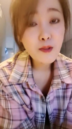 极品人妻！刺激，【放肆的小水娃】，真实良家，标准的贤妻良母，厨房搔首弄姿 截图12