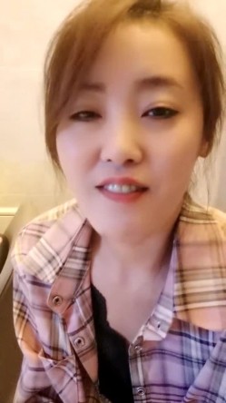 极品人妻！刺激，【放肆的小水娃】，真实良家，标准的贤妻良母，厨房搔首弄姿 截图16
