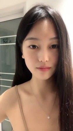 超级漂亮，身材一流，【露儿妹妹】姐姐带着妹妹下海~清纯风，校园女神，一线天美丽鲍鱼！ 截图4