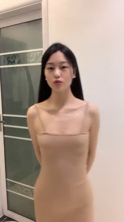 超级漂亮，身材一流，【露儿妹妹】姐姐带着妹妹下海~清纯风，校园女神，一线天美丽鲍鱼！ 截图6