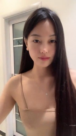 超级漂亮，身材一流，【露儿妹妹】姐姐带着妹妹下海~清纯风，校园女神，一线天美丽鲍鱼！ 截图13