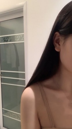超级漂亮，身材一流，【露儿妹妹】姐姐带着妹妹下海~清纯风，校园女神，一线天美丽鲍鱼！ 截图14