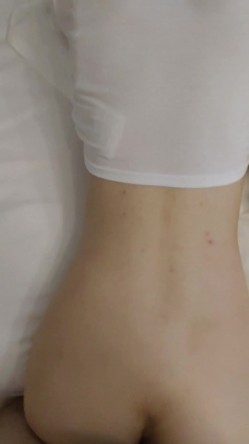 ️【云盘高质露脸泄密】，大眼睛嘟嘟唇，反差婊【诺崽】出租房与男友大玩性爱自拍，情趣制服各种花样，玩的激情 截图1