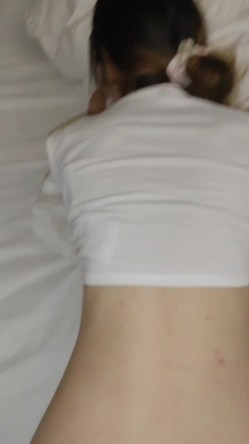 ️【云盘高质露脸泄密】，大眼睛嘟嘟唇，反差婊【诺崽】出租房与男友大玩性爱自拍，情趣制服各种花样，玩的激情 截图5