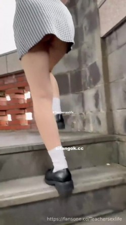 极品性瘾小夫妻【温妮的爸妈】最新付费福利，温泉露出挑战，野外遥控，啪啪不给精液就捣蛋 截图1