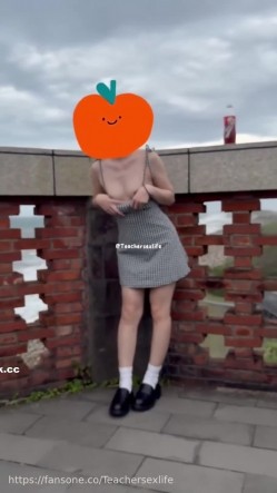 极品性瘾小夫妻【温妮的爸妈】最新付费福利，温泉露出挑战，野外遥控，啪啪不给精液就捣蛋 截图15