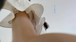 商城狂追腿细如臂女神级校花又深又长的臀沟把半透明内撑开线了 截图4