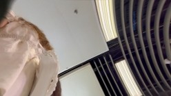 商城狂追腿细如臂女神级校花又深又长的臀沟把半透明内撑开线了 截图11
