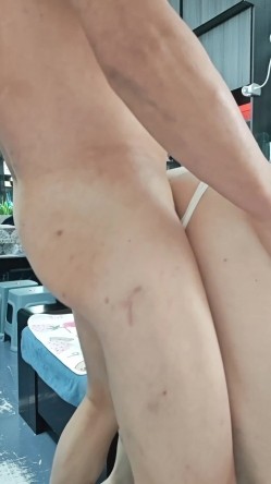 抖音骚逼熟女【慧慧兰兰】越老越骚,掰逼展示,裸舞诱惑,榨精大叔,大叔还可以,金枪不倒操老逼 截图2