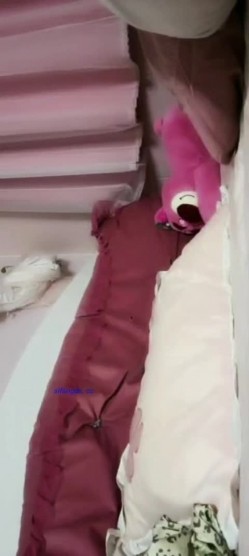 骚逼主播【子默】一对一视频被出卖,大尺度掰逼诱惑,飞机价值还行 截图5