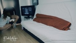 绿帽淫妻夫妇「hotcouplelovelysex」OF私拍 献妻旁观沾着单男精液轮流内射 截图1
