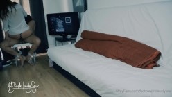 绿帽淫妻夫妇「hotcouplelovelysex」OF私拍 献妻旁观沾着单男精液轮流内射 截图5