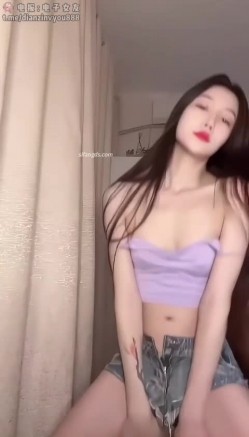 网红女神，无数宅男舔屏打飞机，早期网红福利姬【八月未央】最新流出高端定制，脸穴同框道具自慰流浆 截图7