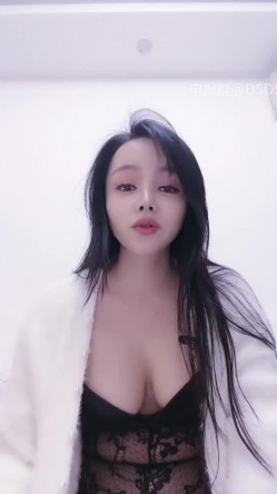 ️风情淫妇【黑丝玉女】饱满大奶丝袜肉臀，假屌抽插玩弄骚穴 截图1
